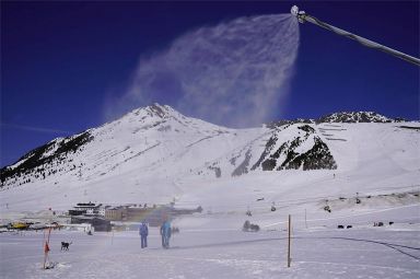 Polychromelab: Alpine Workwear, die jedem Wetter standhält