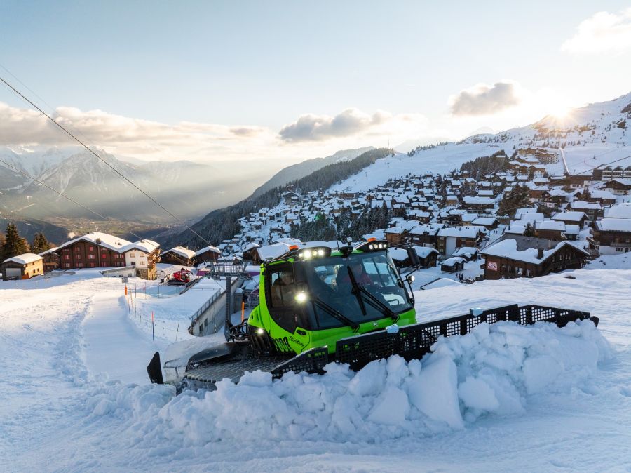 PistenBully 600 E+ in Sölden:  Effizienz und Fahrkomfort für die perfekte nachhaltige Pistenpflege