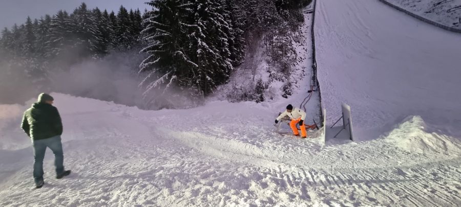 Bächler Top Track AG: Apropos Snowfarming Aus Alt(schnee) mach Neu