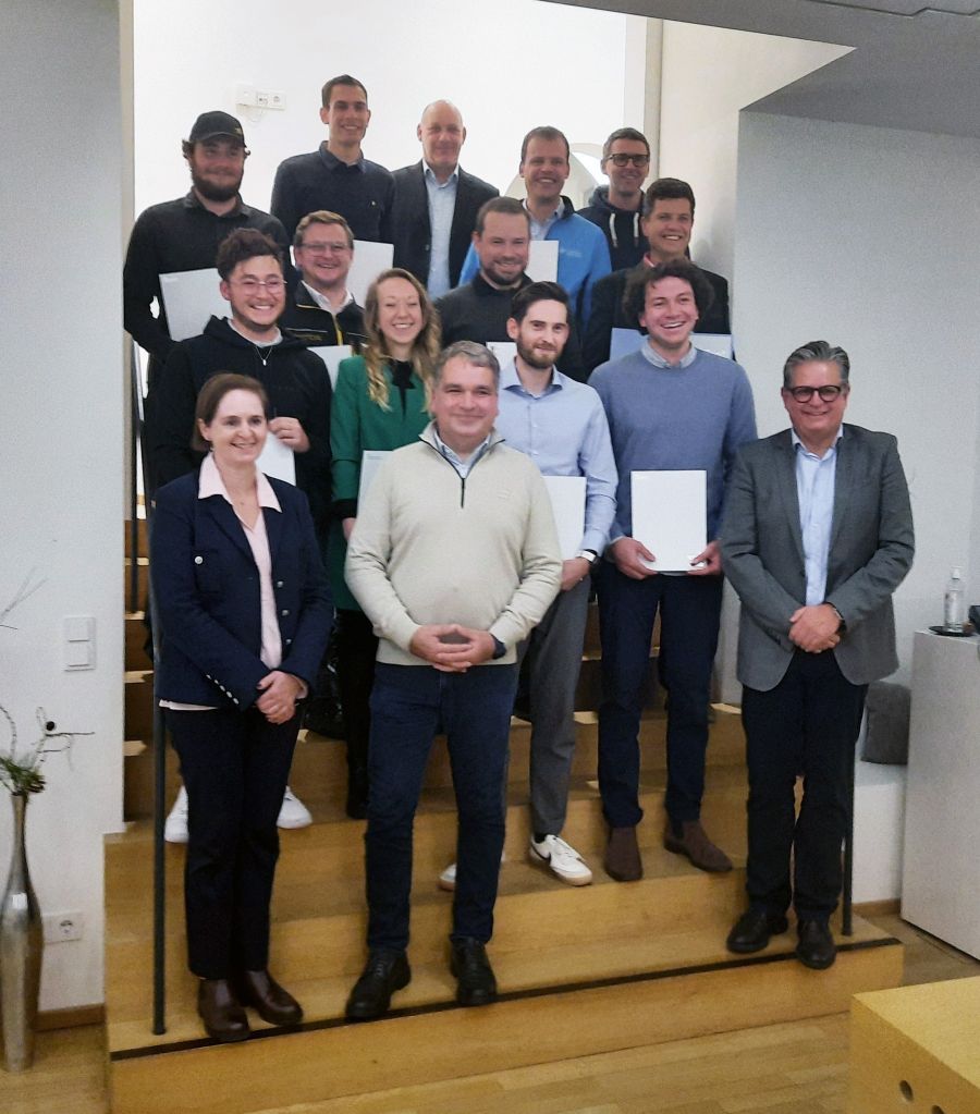 Schloss Hofen: Erfolgreicher Abschluss – 15 neue Expert:innen für die Seilbahnwirtschaft