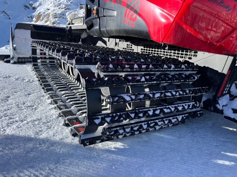 Pistenbully: Die neue 6-Band X-Track-Kette im Einsatz