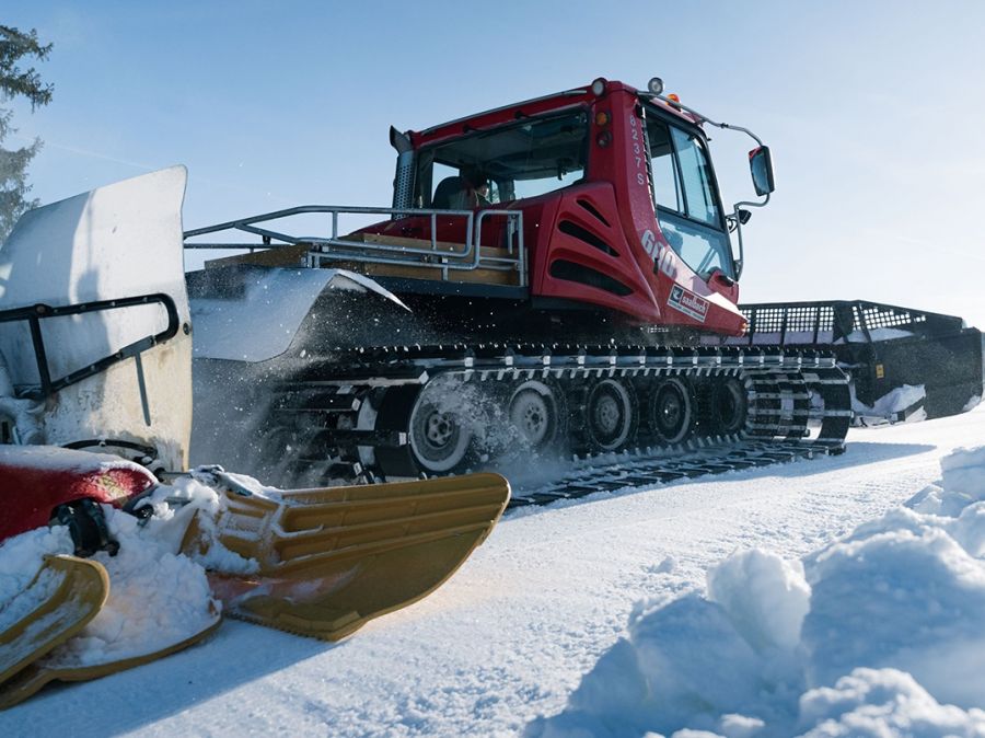 Hall: Alpine Grabber im Fokus – Große Resonanz bei Produktvorführung in Saalbach-Hinterglemm