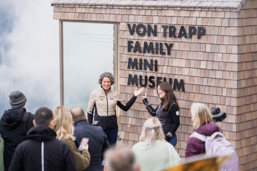 Eröffnung Von Trapp Family Mini Museum am Zwölferhorn